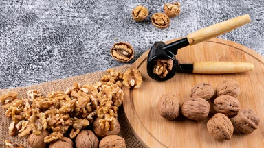 Праздник без вреда: диетолог рекомендует добавить грецкие орехи в новогодние блюда