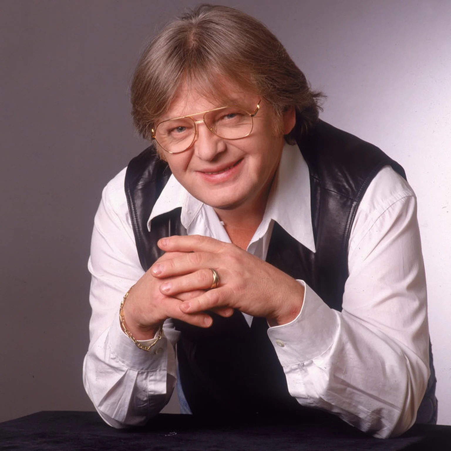 Юрий Антонов