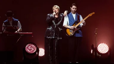 Живое выступление Евы Польны с лентами покорило публику