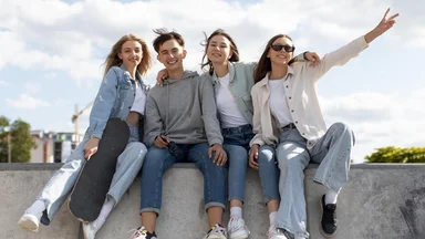 Челябинск рвётся в лидеры: за какую молодежную столицу голосует страна