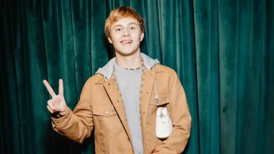 «Самое важное — чтобы она была со мной честна»: Леон Кемстач рассказал об идеальной девушке