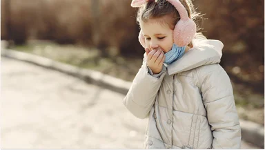 Гулять или остаться дома с ребёнком при насморке? Ответ педиатра