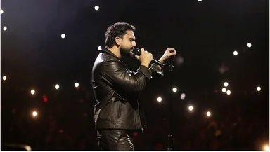 «Никак иначе»: JONY дал концерт в Минске, несмотря на потерю голоса